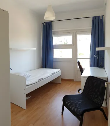 Rent this 3 bed room on Centro de Saúde da Ajuda in Travessa das Florindas, 1300-250 Lisbon