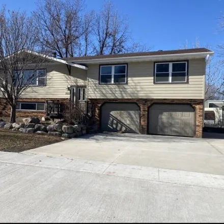 Buy this 4 bed house on 927 18th Avenue Northeast in Aberdeen, SD 57401
