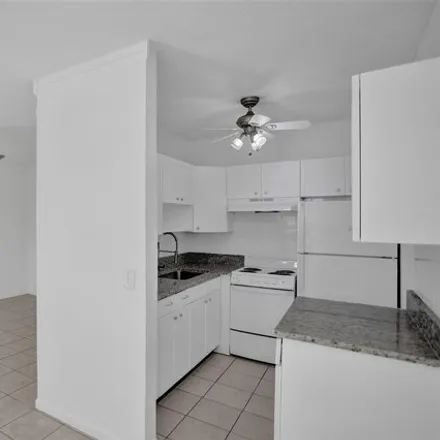 Image 6 - 680 2nd Avenue South, Lake Worth Beach, FL 33460, USA - Condo for rent