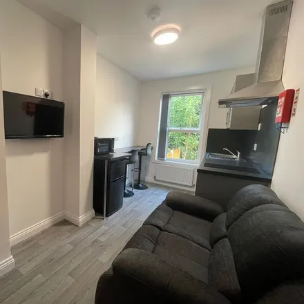 Rent this 1 bed room on 16 Waveley Road in Coventry, CV1 3AG