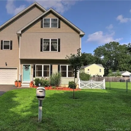 Rent this 5 bed house on 7 Second Avenue in Laurel Beach, Milford