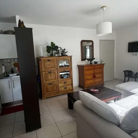 Rent this 3 bed apartment on 1 Place des Arènes in 30000 Nîmes, France