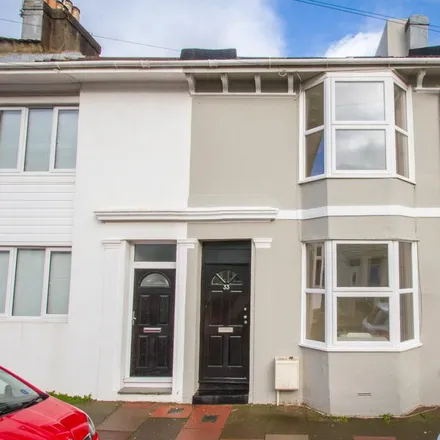 Rent this 6 bed townhouse on 9 Saint Martin's Street in Brighton, BN2 3HJ