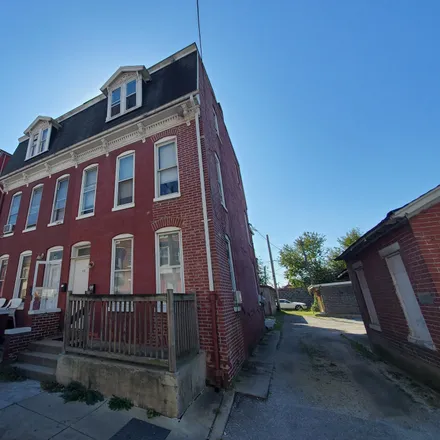 Buy this studio townhouse on 42 North Belvidere Avenue in York, PA 17401