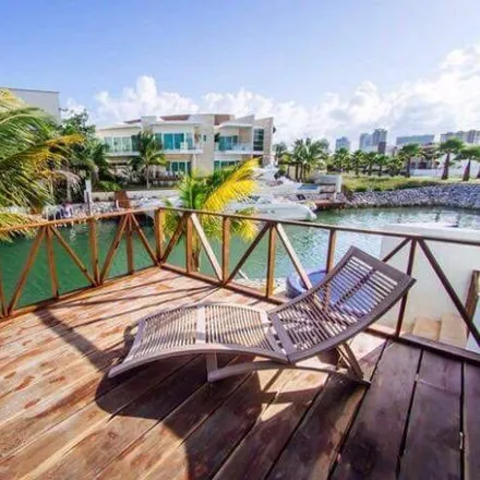 Buy this 5 bed house on Calle 8 in 77526 Cancún, ROO