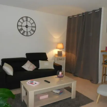 Image 3 - 14bis Rue Paul Doumer, 77000 Melun, France - Apartment for rent