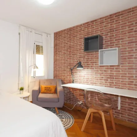 Rent this 4 bed room on Carrer de Wellington in 70, 08005 Barcelona