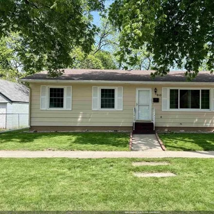Buy this 3 bed house on 892 Burleigh Street in Yankton, SD 57078