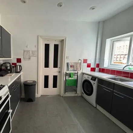Image 3 - 80 Pound Lane, Willesden Green, London, NW10 2HS, United Kingdom - Room for rent