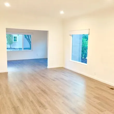 Rent this 3 bed apartment on 2584 Marguerita Avenue in Santa Monica, CA 90402