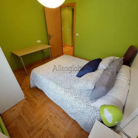 Image 8 - Avenida de Torrelavega, 40, 33010 Oviedo, Spain - Apartment for rent
