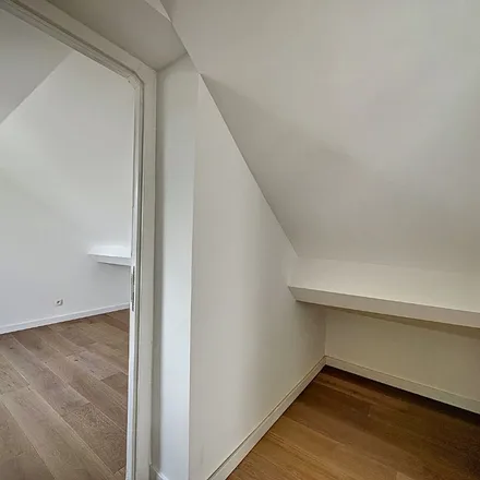 Rent this 3 bed apartment on Boulevard de la Révision - Herzieningslaan 89 in 1070 Anderlecht, Belgium