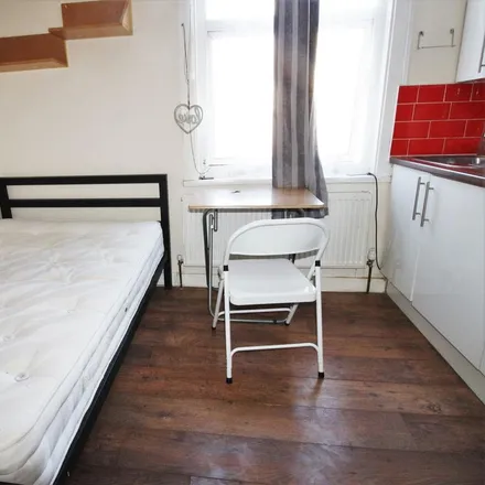 Rent this studio apartment on High Road in Dudden Hill, London