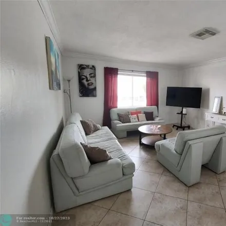 Image 5 - 3054 Northeast 5th Terrace, Wilton Manors, FL 33334, USA - Condo for rent