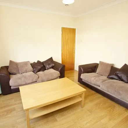 Image 6 - 2-20 Rokeby Gardens, Leeds, LS6 3JZ, United Kingdom - Duplex for rent