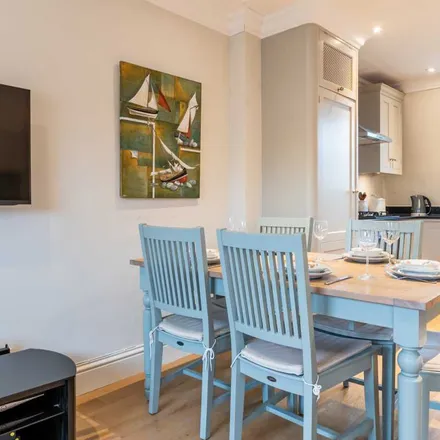 Rent this 3 bed apartment on Forsyth House in Tachbrook Street, London