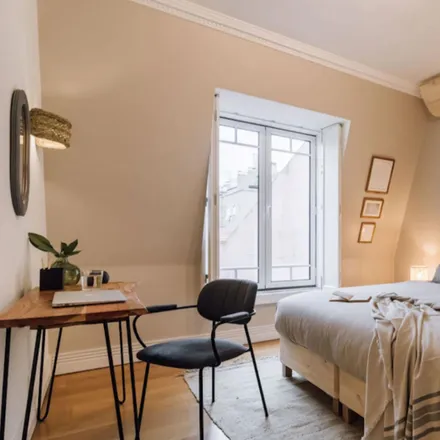 Rent this 2 bed apartment on Rua Viriato in 1050-206 Lisbon, Portugal