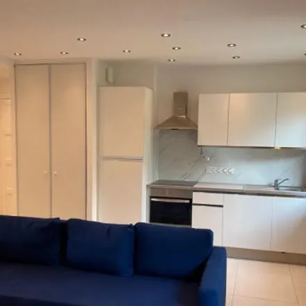 Rent this 2 bed apartment on 1bis Avenue du Château in 69500 Bron, France