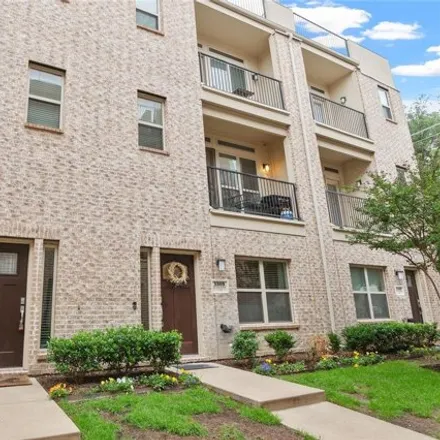 Buy this 2 bed townhouse on 1303 Palm Springs Lane in Dallas, TX 75204