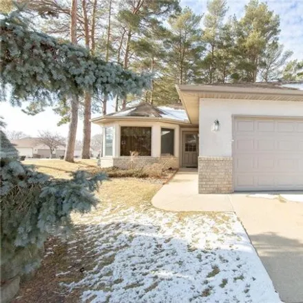 Buy this 2 bed house on 2323 Pinewood Drive in Shakopee, MN 55379