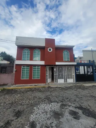 Buy this studio house on Escuela Felipe Villanueva in Calle Manuel Sotelo, 50120 Toluca