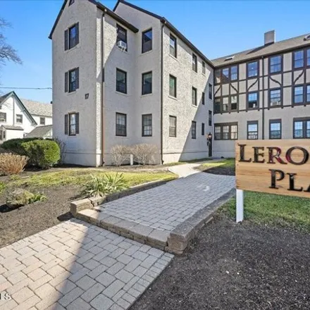 Image 3 - 17 Leroy Place, Red Bank, NJ 07701, USA - Condo for rent