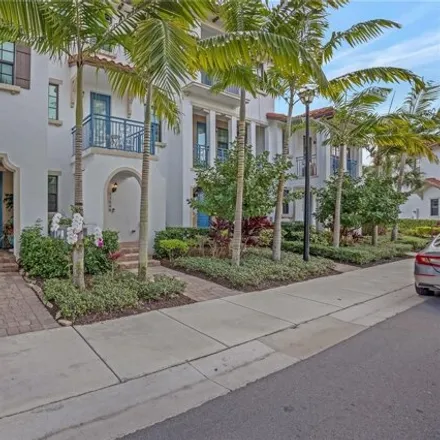 Image 2 - 11582 Southwest 14th Street, Pembroke Pines, FL 33025, USA - Townhouse for sale