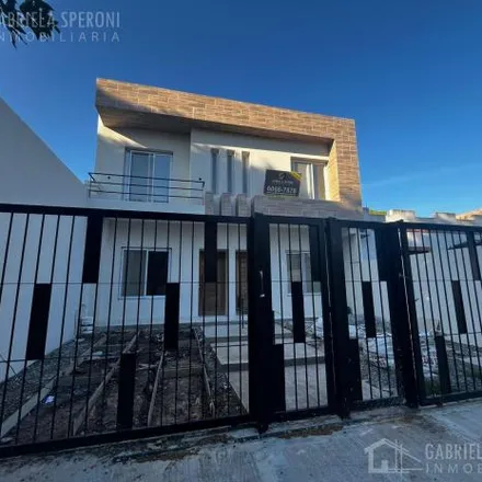 Buy this 3 bed house on Juan José Castelli 1059 in Partido de Lomas de Zamora, Lomas de Zamora