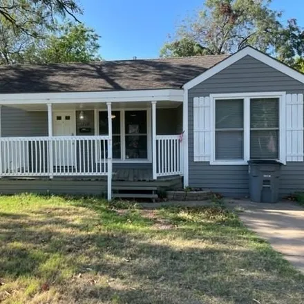 Buy this 3 bed house on 1703 Northwest Oak Avenue in Lawton, OK 73507