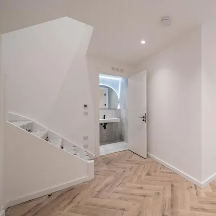 Rent this 4 bed apartment on Primrose Hill DC Lines Tunnel in King Henry's Road, Primrose Hill