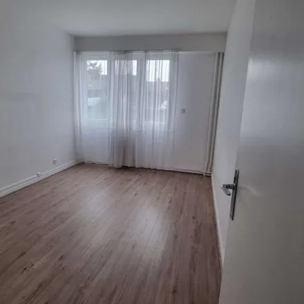 Image 2 - 46 Place Aristide Briand, 59400 Cambrai, France - Apartment for rent