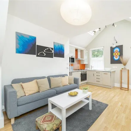 Rent this 1 bed apartment on St Pauls Avenue in Willesden Green, London