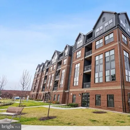Buy this 2 bed condo on 3925 Fair Ridge Drive in Pender, Chantilly