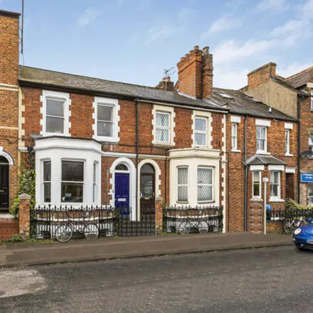 Buy this 6 bed townhouse on 10 Kingston Road in Central North Oxford, Oxford