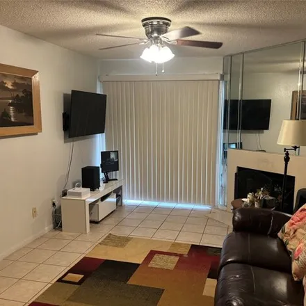 Image 3 - 2120 El Paseo St Apt 2424, Houston, Texas, 77054 - Condo for sale