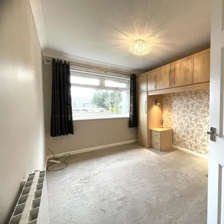 Image 9 - Elgol Close, Bramhall, SK3 8UP, United Kingdom - Apartment for rent
