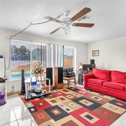 Image 4 - 1017 Wyoming Avenue, Melrose Park, Fort Lauderdale, FL 33312, USA - House for sale