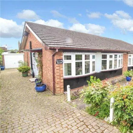 Image 1 - Dering Crescent, Southend-on-Sea, SS9 5RD, United Kingdom - House for sale