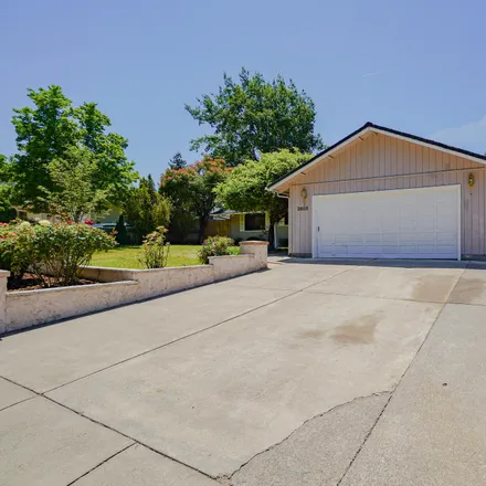 Buy this 3 bed house on 2605 Hawaiian Avenue in Medford, OR 97504
