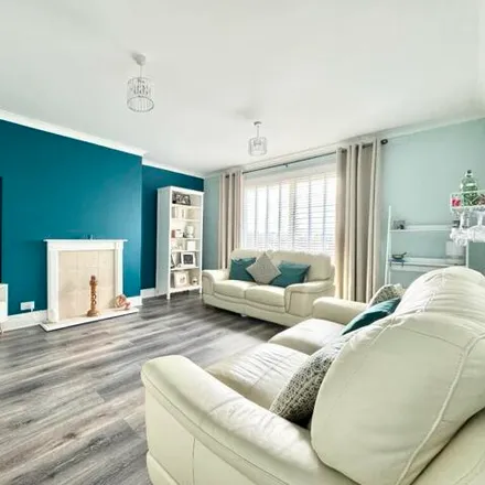 Image 2 - Beancross Road, Grangemouth, FK3 8YF, United Kingdom - Apartment for sale