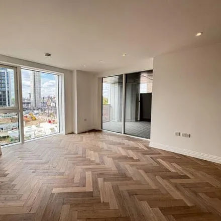 Rent this 1 bed room on Compass House in 5 Park Street, London