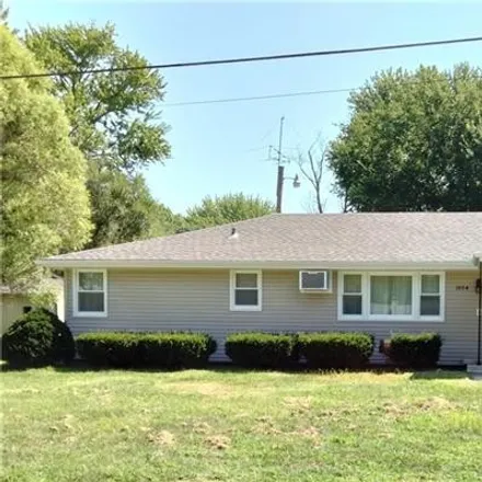 Buy this 3 bed house on 1004 South Washington Street in Clinton, MO 64735