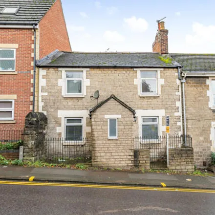 Buy this 3 bed townhouse on Cricklade Street in Swindon, SN1 3EX
