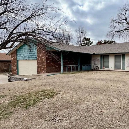 Buy this 3 bed house on 2740 Heritage Trail in Enid, OK 73703
