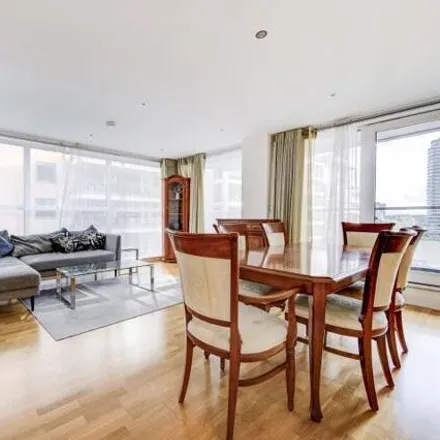 Image 3 - Thames Point, The Boulevard, London, SW6 2SX, United Kingdom - Apartment for sale