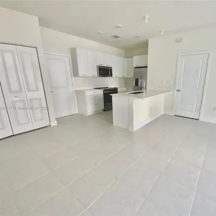 Image 8 - NW 36 ST@NW 79 AV, Northwest 36th Street, Doral, FL 33166, USA - Townhouse for rent