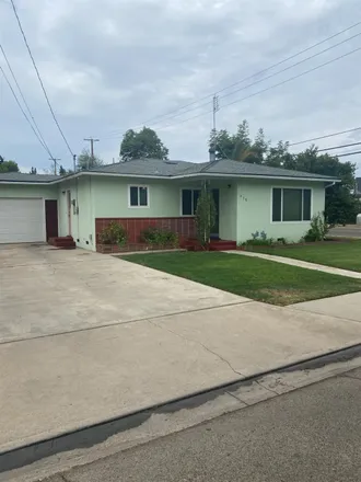 Buy this 2 bed house on 915 South Klein Avenue in Reedley, CA 93654