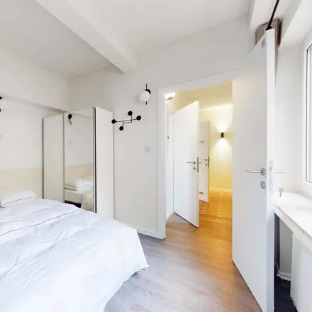 Rent this 5 bed room on Rue Pierre Timmermans - Pierre Timmermansstraat 29 in 1090 Jette, Belgium