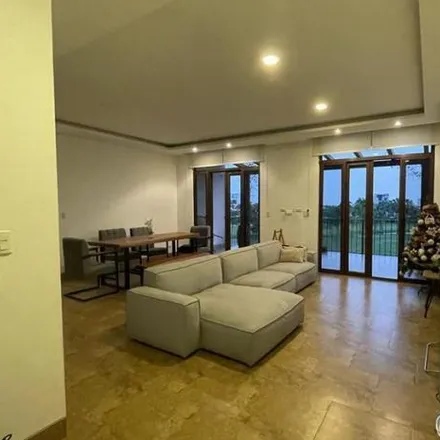 Buy this 2 bed apartment on Mocoli Golf Club in Avenida Isla Mocolí, 092302