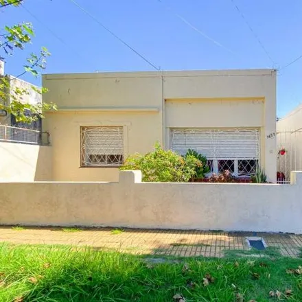 Buy this 1 bed house on Sarmiento in Quilmes Este, 1882 Quilmes